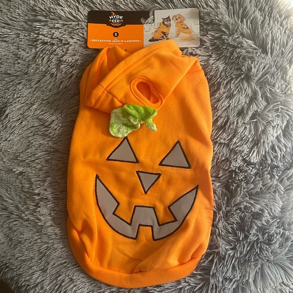 Hyde and Eek! Reflective Jack-O-Lantern Pet Hoodie - Picture 2 of 11